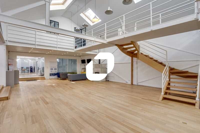 Flex in Nanterre for lease Building Photo- Image 1 of 16