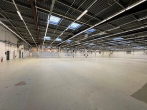 1 Avenue Du Pacifique, Les Ulis for lease Interior Photo- Image 1 of 4