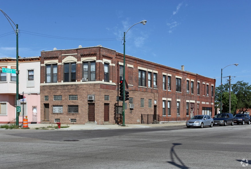 2408 S Blue Island Ave, Chicago, IL for lease - Primary Photo - Image 1 of 2