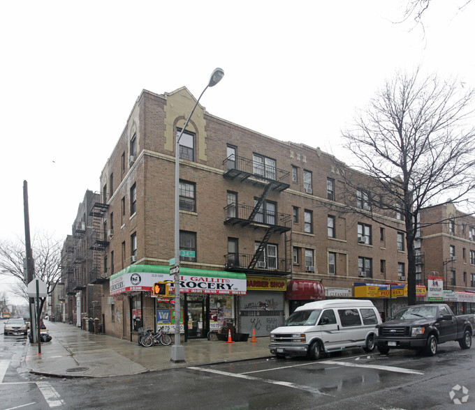 32-20 34th Ave, Astoria, NY for sale - Primary Photo - Image 1 of 1