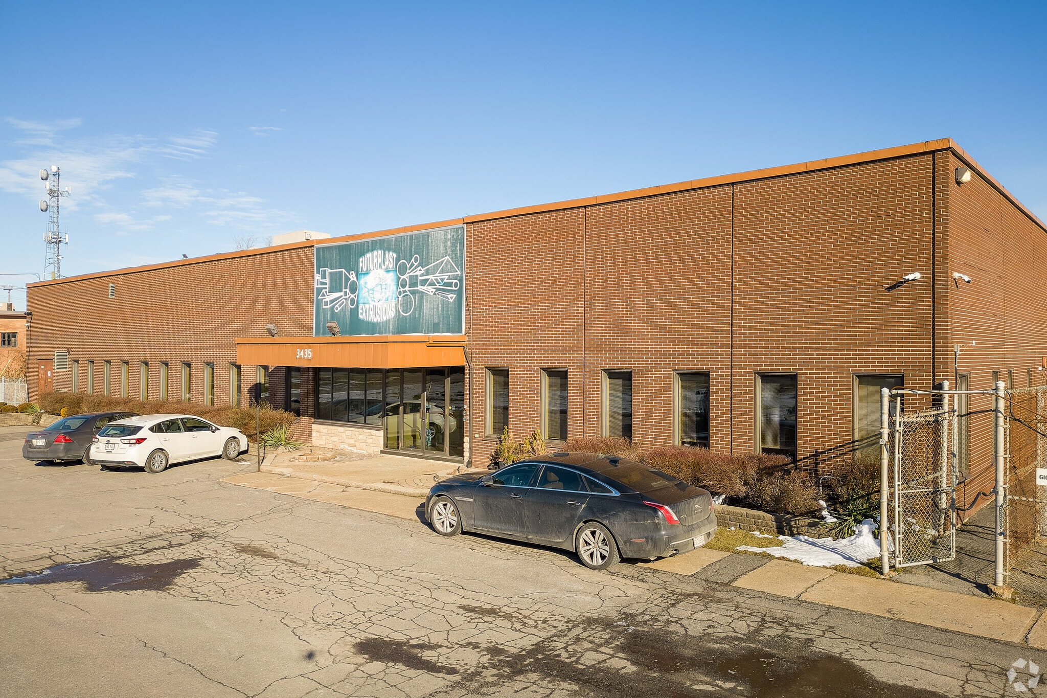 3435 Boul Pitfield, Montréal, QC for lease Building Photo- Image 1 of 6