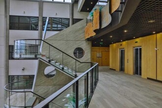 2 Rue De La Redoute, Guyancourt for lease Building Photo- Image 2 of 15