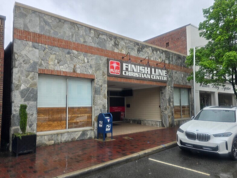 Mount Holly Portfolio portefeuille de 2 propriétés à vendre sur LoopNet.ca - Photo du bâtiment - Image 1 de 29