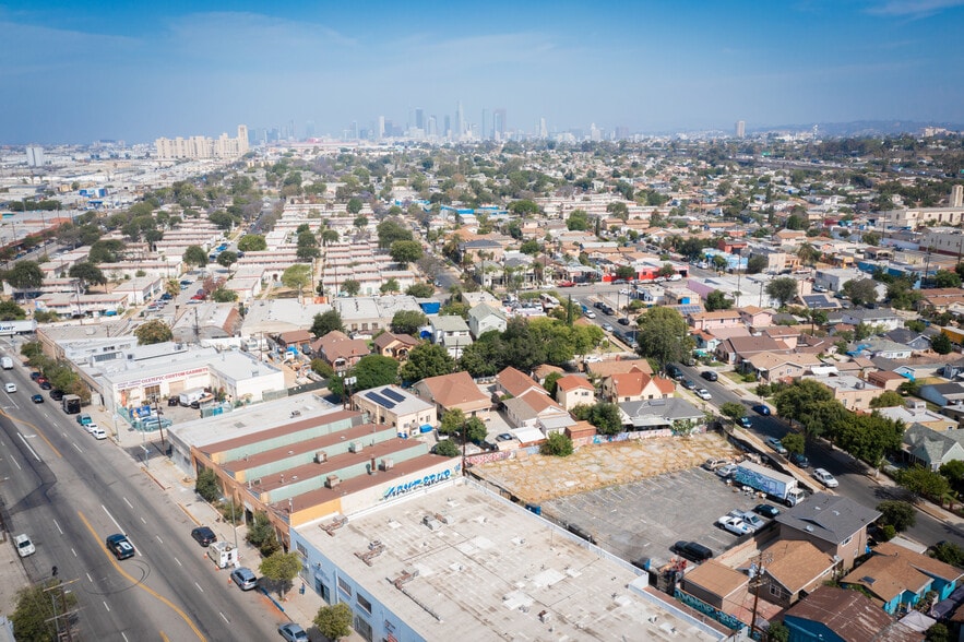 3409 E Olympic Blvd, Los Angeles, CA for lease - Building Photo - Image 2 of 6