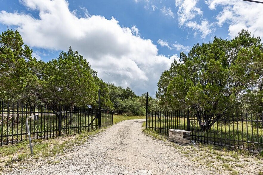 154 Linda Dr, Canyon Lake, TX à vendre - Autre - Image 2 de 6