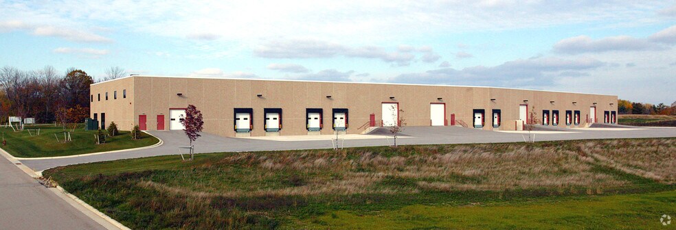 N110W13125 Washington Dr, Germantown, WI à louer - Photo du bâtiment - Image 2 de 8