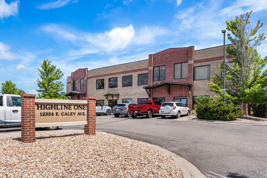12354 E Caley Ave, Centennial, CO à vendre - Photo du bâtiment - Image 1 de 19