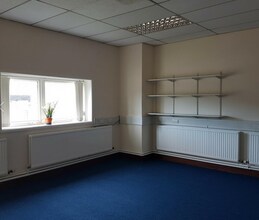 1 Potter Pl, Skelmersdale for lease Interior Photo- Image 2 of 2