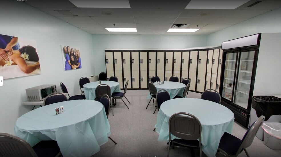 9618 Horton Rd SW, Calgary, AB à louer - Photo intérieure - Image 3 de 9