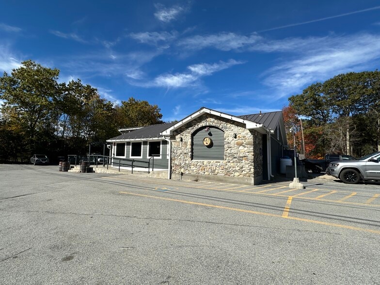 443 Worcester Rd, Charlton, MA à vendre - Photo principale - Image 1 de 15