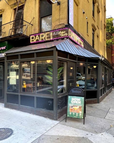 430 Third Ave, New York, NY for lease - Building Photo - Image 2 of 2