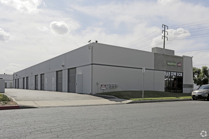 13231-13245 Rosecrans Ave, Santa Fe Springs, CA for lease - Building Photo - Image 3 of 9