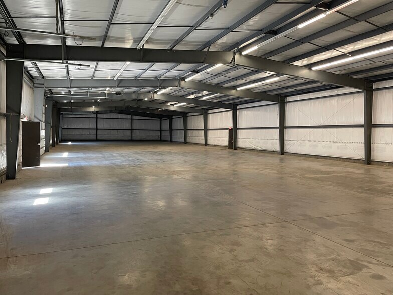 1826 17th St NE, Canton, OH à vendre - Photo intérieure - Image 2 de 13