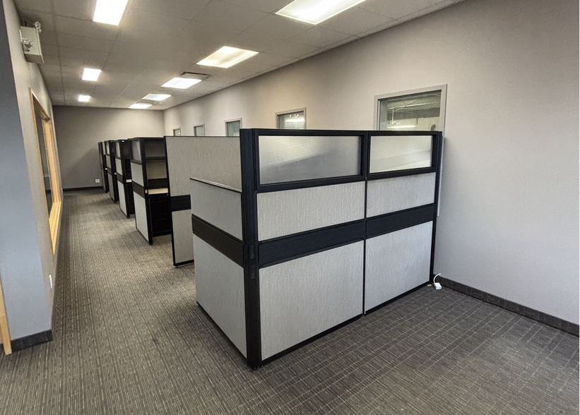 4940 102 Av SE, Calgary, AB for lease - Building Photo - Image 2 of 5