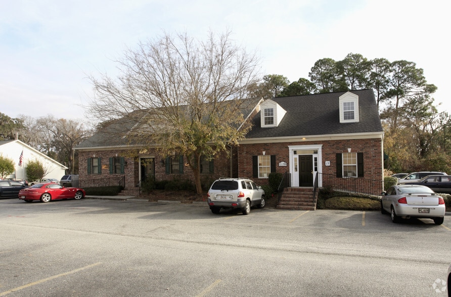 18 Commerce Pl, Savannah, GA à louer - Photo du bâtiment - Image 2 de 6