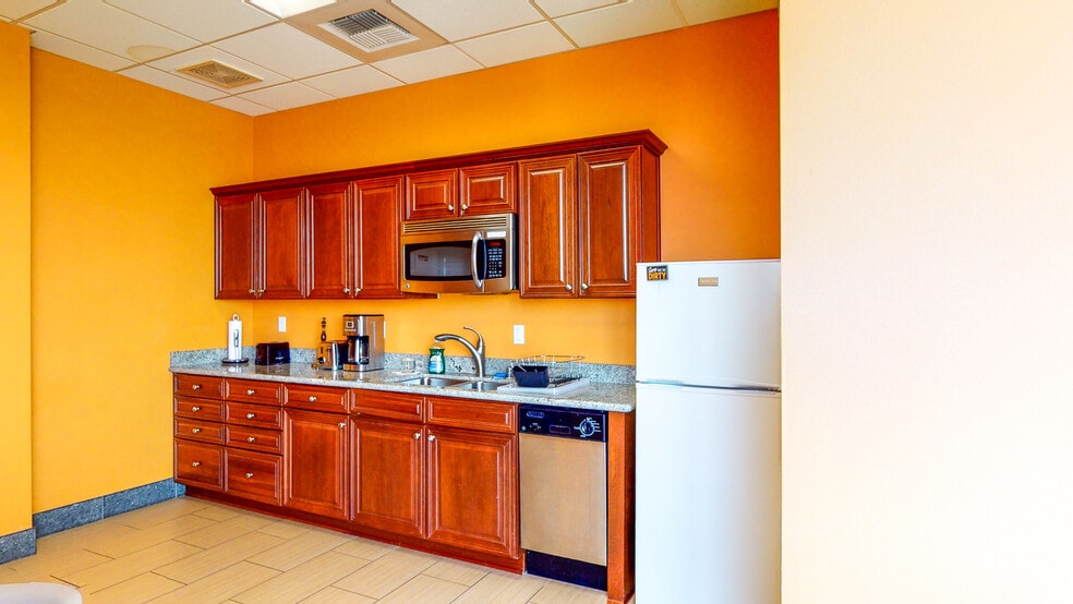 10765 Double R Blvd, Reno, NV for lease - Interior Photo - Image 3 of 6