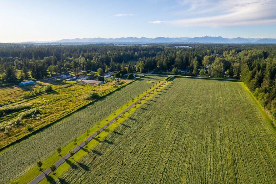 19701 12 Av, Langley, BC à vendre - Photo du bâtiment - Image 2 de 5