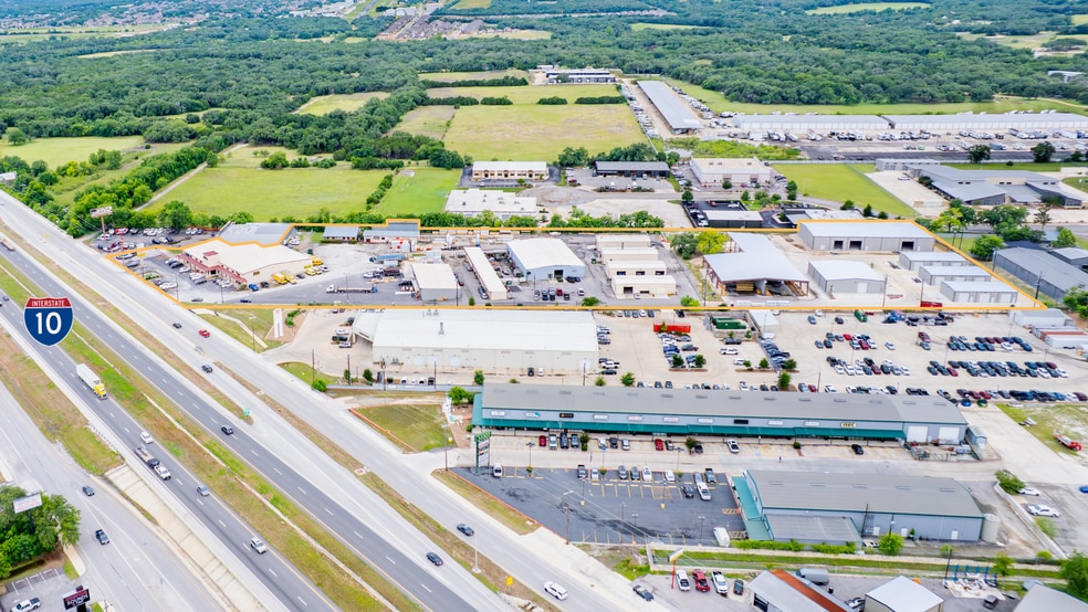 30875 W IH-10, Boerne, TX for lease - Building Photo - Image 3 of 8