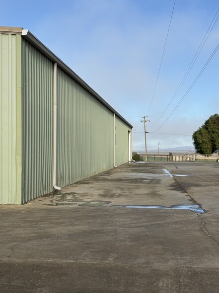 41900 Walnut Ave, Greenfield, CA for lease - Building Photo - Image 3 of 8