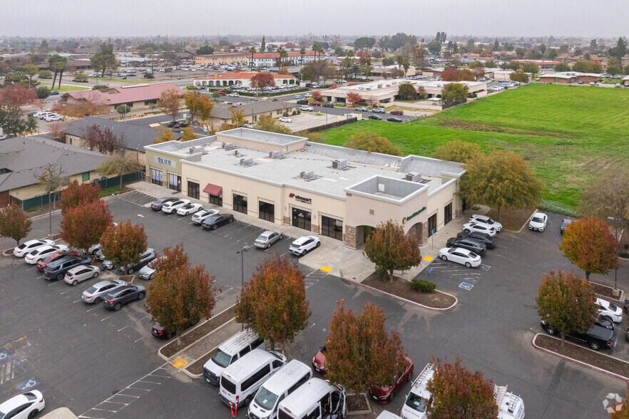 325 Mall Dr, Hanford, CA à vendre - Aérien - Image 3 de 6