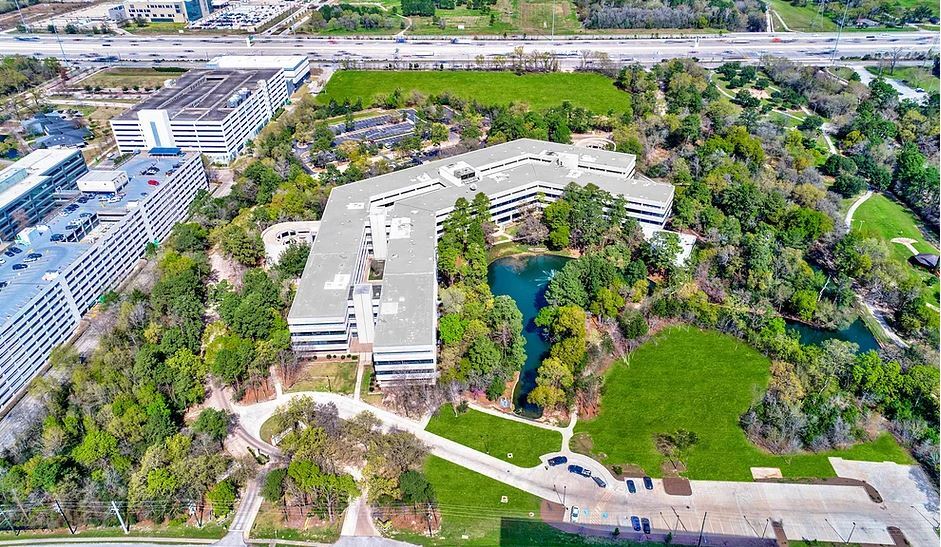 13501 Katy Fwy, Houston, TX à louer - Photo du bâtiment - Image 2 de 20