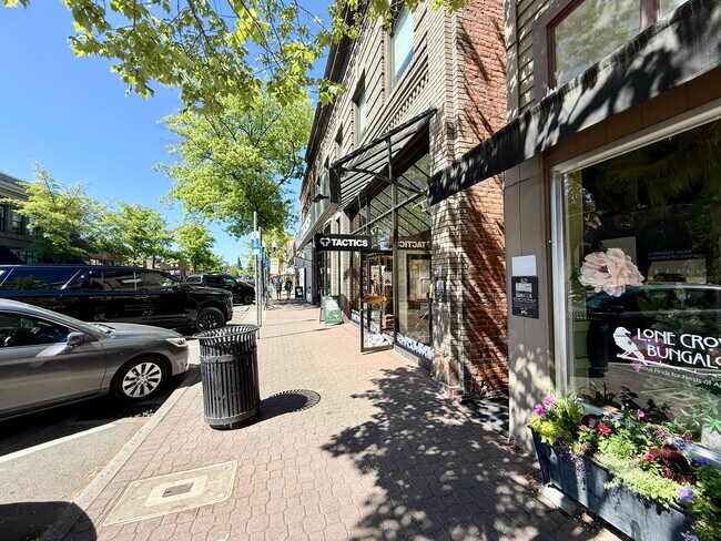 More details for 925 NW Wall St, Bend, OR - Retail for Lease