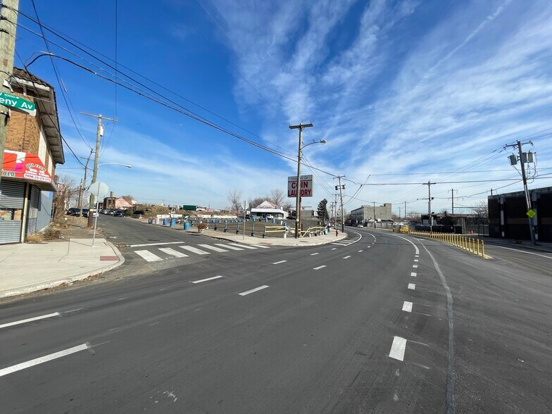 1019-49 W Sedgley Ave, Philadelphia, PA for sale - Building Photo - Image 2 of 22