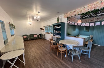 Rickman Hl, Coulsdon for lease Building Photo- Image 1 of 3