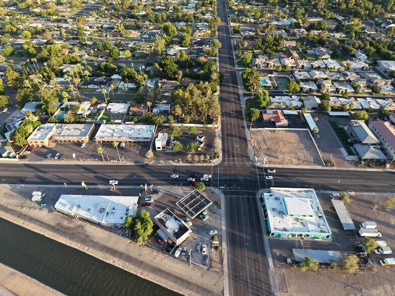 9001 N 7th Ave, Phoenix, AZ à vendre - Photo du bâtiment - Image 2 de 5