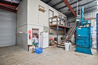 3-5 Staple St, Seventeen Mile Rocks for lease Interior Photo- Image 1 of 8