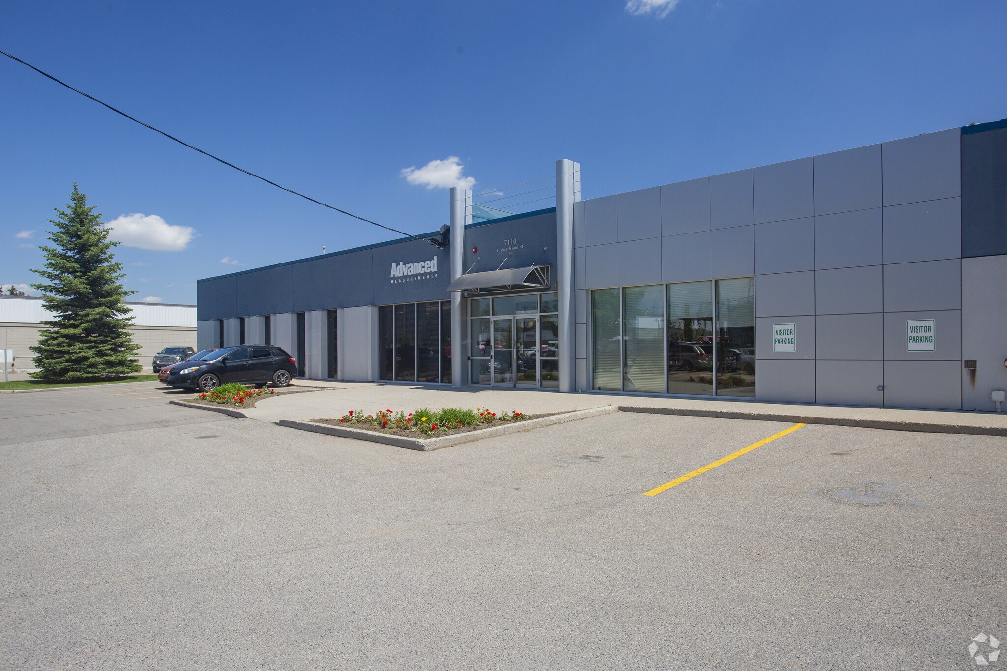 7108-7110 Fisher Rd SE, Calgary, AB à vendre Photo principale- Image 1 de 1