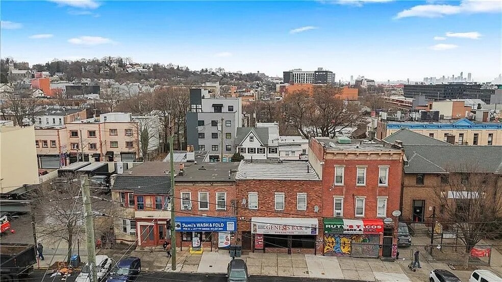 23 Broad St, Staten Island, NY for sale - Primary Photo - Image 1 of 6