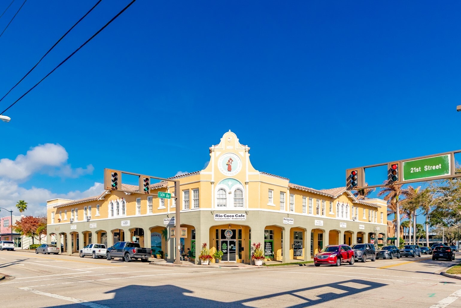 2101 14th Ave, Vero Beach, FL for sale Primary Photo- Image 1 of 27
