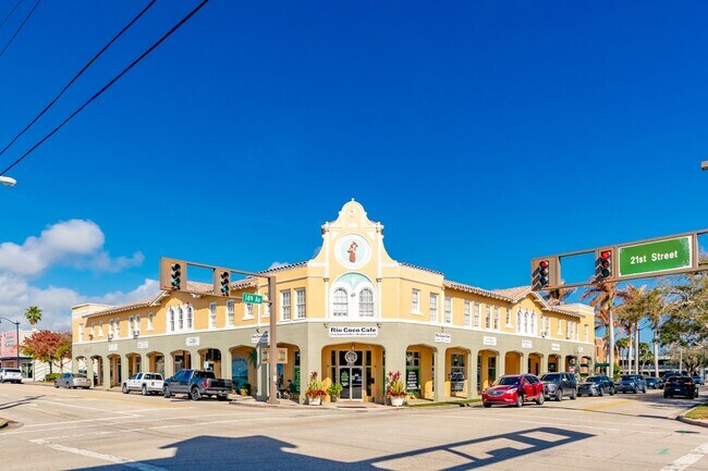 Plus de détails pour 2101 14th Ave, Vero Beach, FL - Multi-résidentiel à vendre