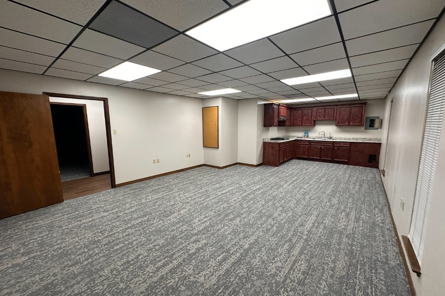 1525 Airport Rd, Conroe, TX à vendre - Photo intérieure - Image 3 de 6