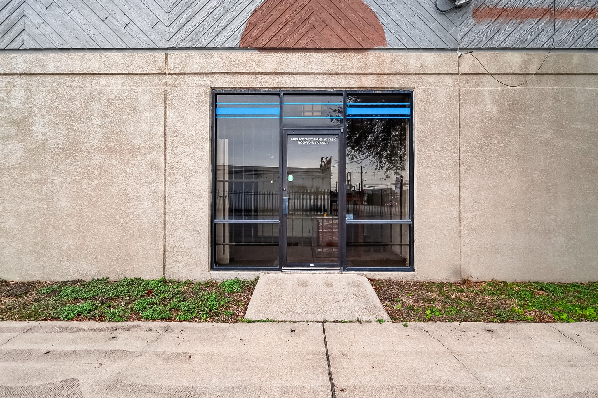 9809 Rowlett St, Houston, TX for lease Building Photo- Image 1 of 6