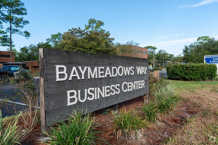 7960 Baymeadows Way, Jacksonville, FL à louer - Photo principale - Image 1 de 10