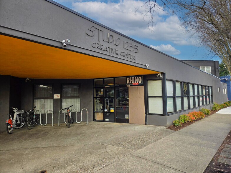 1235 SE Division St, Portland, OR à louer - Photo du bâtiment - Image 1 de 13