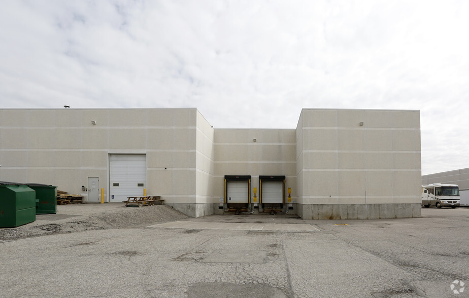 498 Markland St, Markham, ON for lease - Building Photo - Image 3 of 11