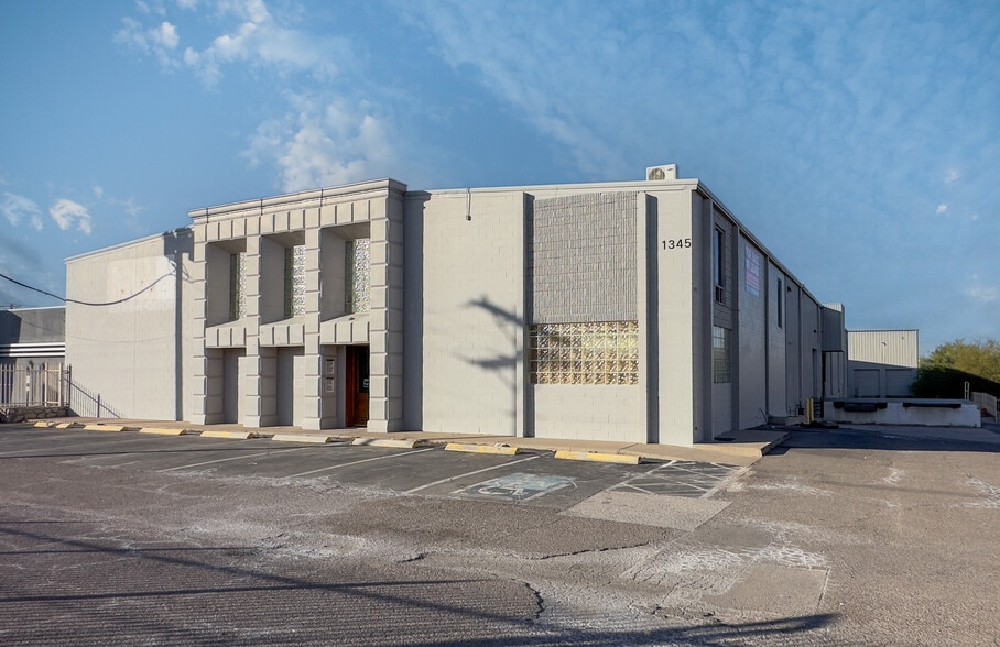 1345 Geronimo Dr, El Paso, TX for lease - Building Photo - Image 1 of 15