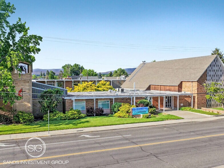 906 E Edison Ave, Sunnyside, WA à vendre - Photo du bâtiment - Image 1 de 3