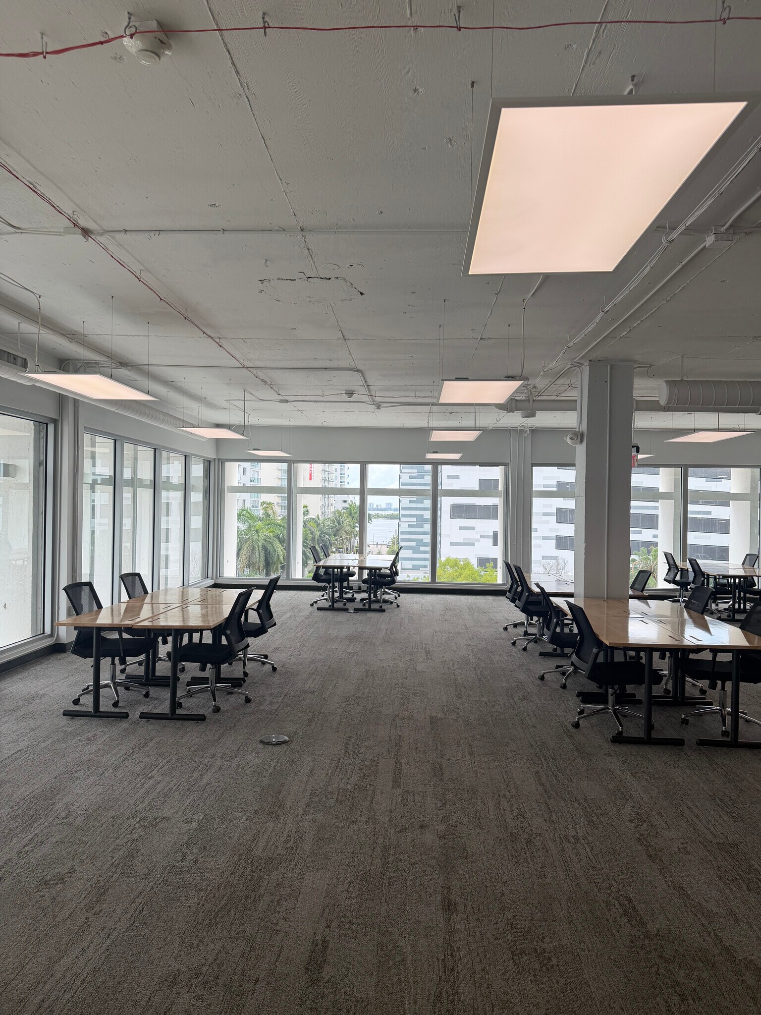 2125 Biscayne Blvd, Miami, FL for lease Interior Photo- Image 1 of 12