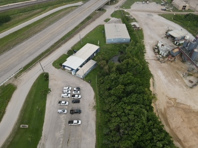 6918 E Highway 332, Freeport, TX for lease - Primary Photo - Image 1 of 8