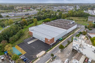 Plus de détails pour 18 Rue André-Marie Ampère, Carbon-Blanc - Local d'activités à louer