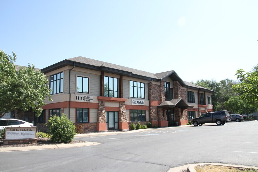 668 E 12225 S, Draper, UT à louer - Photo du bâtiment - Image 3 de 23
