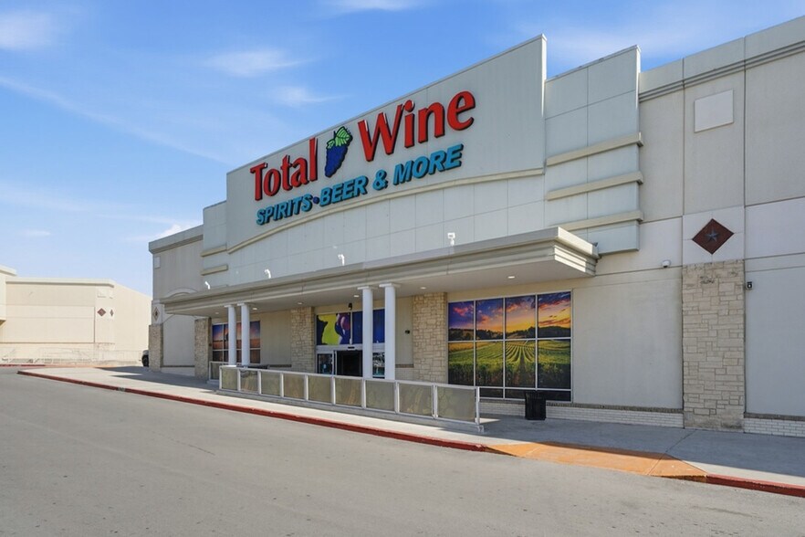 125 NW Loop 410, San Antonio, TX for lease - Building Photo - Image 2 of 6