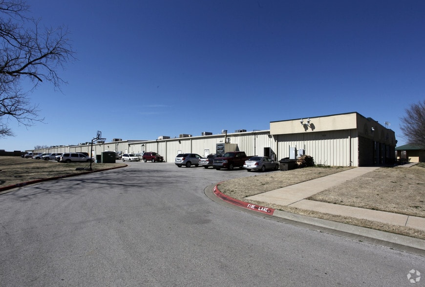 1400 SE Walton Blvd, Bentonville, AR for lease - Building Photo - Image 3 of 4