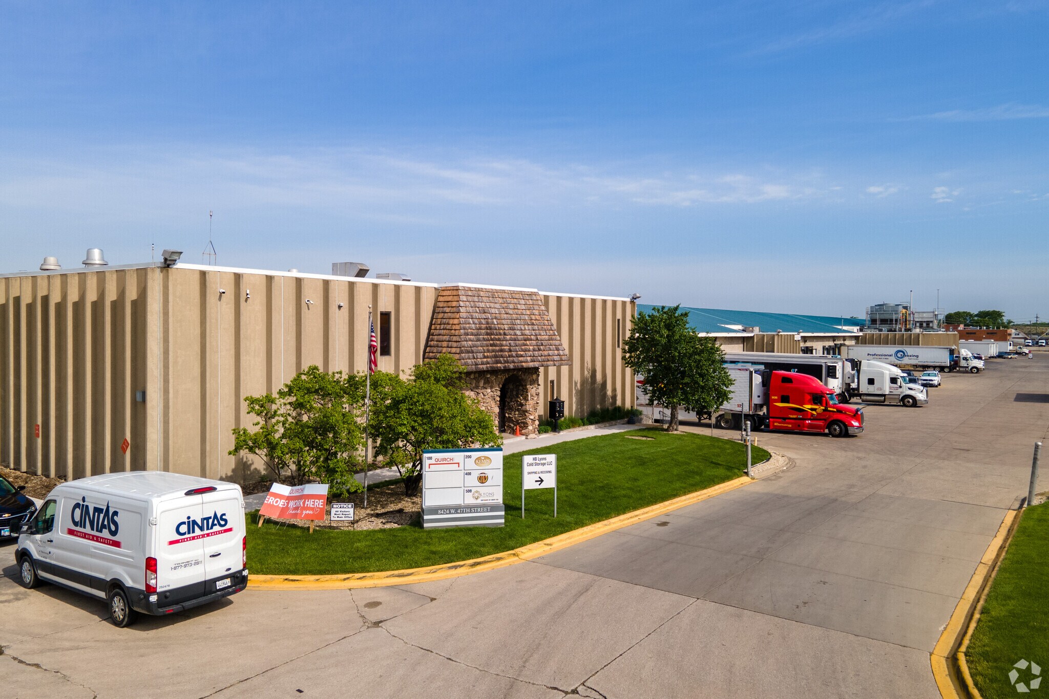 8424 W 47th St, Lyons, IL à louer Photo principale- Image 1 de 11