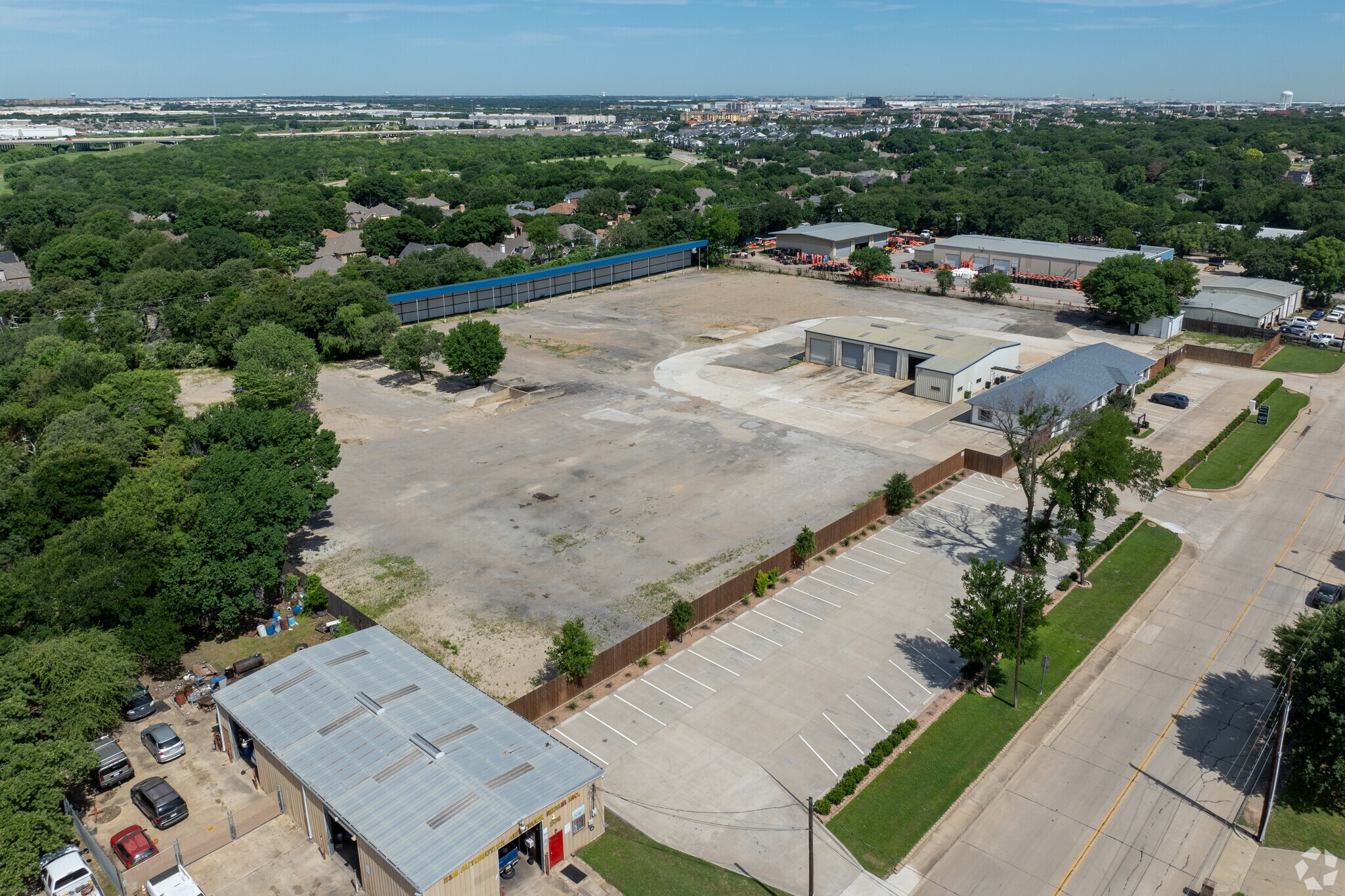 421 Compton Ave, Irving, TX à louer Photo du bâtiment- Image 1 de 10