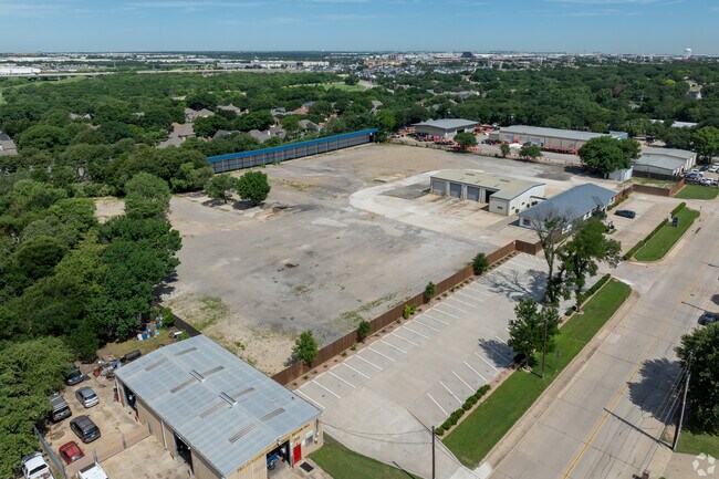 Plus de détails pour 421 Compton Ave, Irving, TX - Terrain à louer